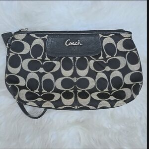 Coach Ashley Jacquard Fabric Black and Gray Signature C Clutch Wristlet Purse